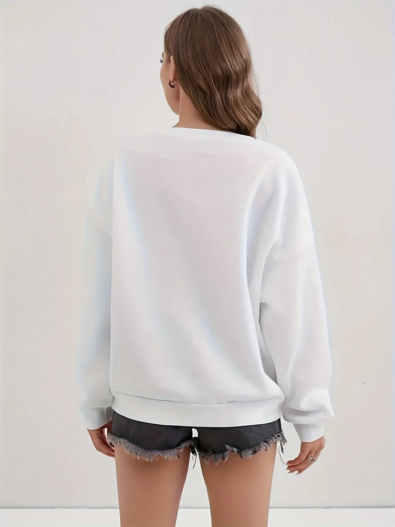 Chic Letter Print Crew Neck Sweatshirt for Women - Casual Polyester Blend, Machine Washable, Perfect for All Seasons
